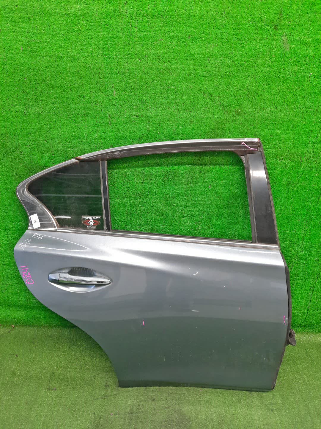 Дверь правая задняя NISSAN SKYLINE HV37 0841 1 ракурс Дверь правая задняя NISSAN SKYLINE HV37 0841 1 ракурс