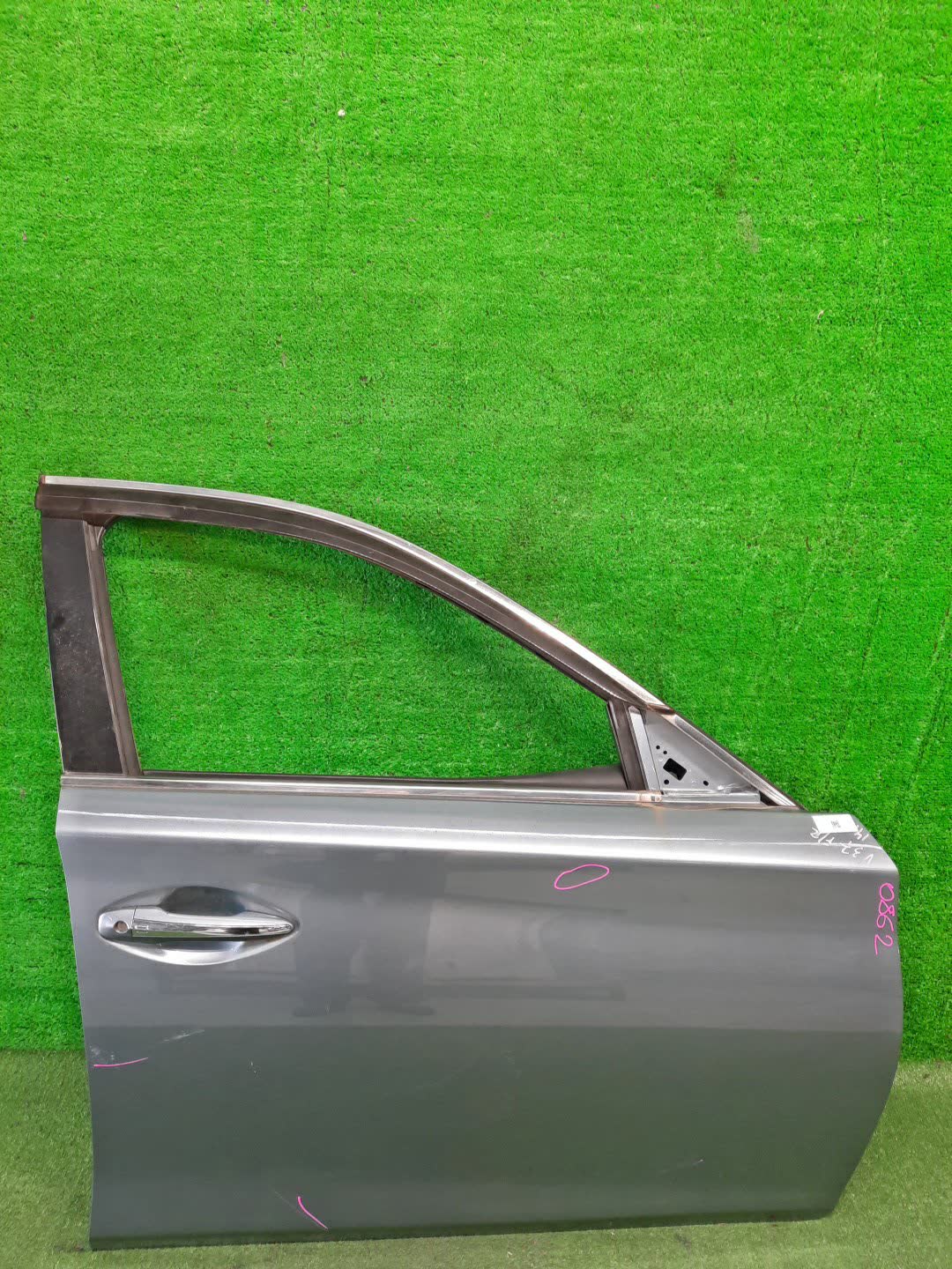 Дверь правая передняя NISSAN SKYLINE HV37 0862 1 ракурс Дверь правая передняя NISSAN SKYLINE HV37 0862 1 ракурс
