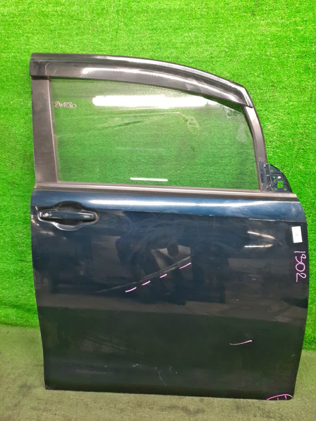 Дверь правая передняя TOYOTA NOAH, VOXY, ESQUIRE ZWR80G, ZRR85W, ZRR80W, ZWR80W, ZRR80G, ZRR85G , 3ZR-FAE 1302 1 ракурс