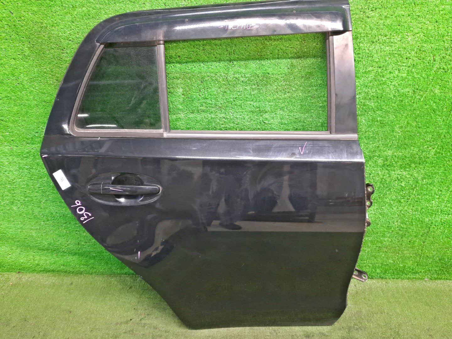 Дверь правая задняя TOYOTA IST, URBAN CRUISER NCP110, NCP115, ZSP110, NSP110 1306 1 ракурс