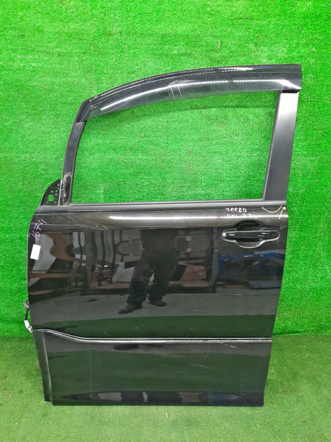 Дверь левая передняя TOYOTA NOAH, VOXY, ESQUIRE ZWR80G, ZRR85W, ZRR80W, ZWR80W, ZRR80G, ZRR85G , 3ZR-FAE 1674 1 ракурс