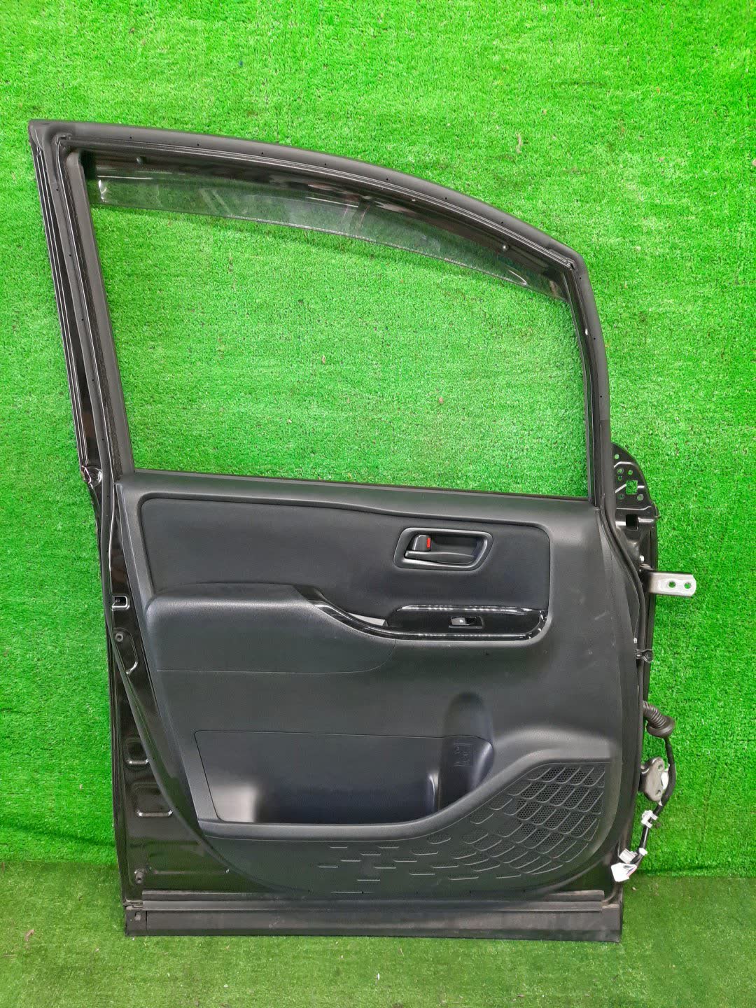 Дверь левая передняя TOYOTA NOAH, VOXY, ESQUIRE ZWR80G, ZRR85W, ZRR80W, ZWR80W, ZRR80G, ZRR85G , 3ZR-FAE 1674 4 ракурс