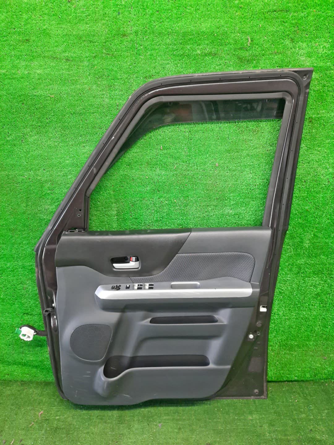 Дверь правая передняя SUZUKI SPACIA MK32S 1681 4 ракурс