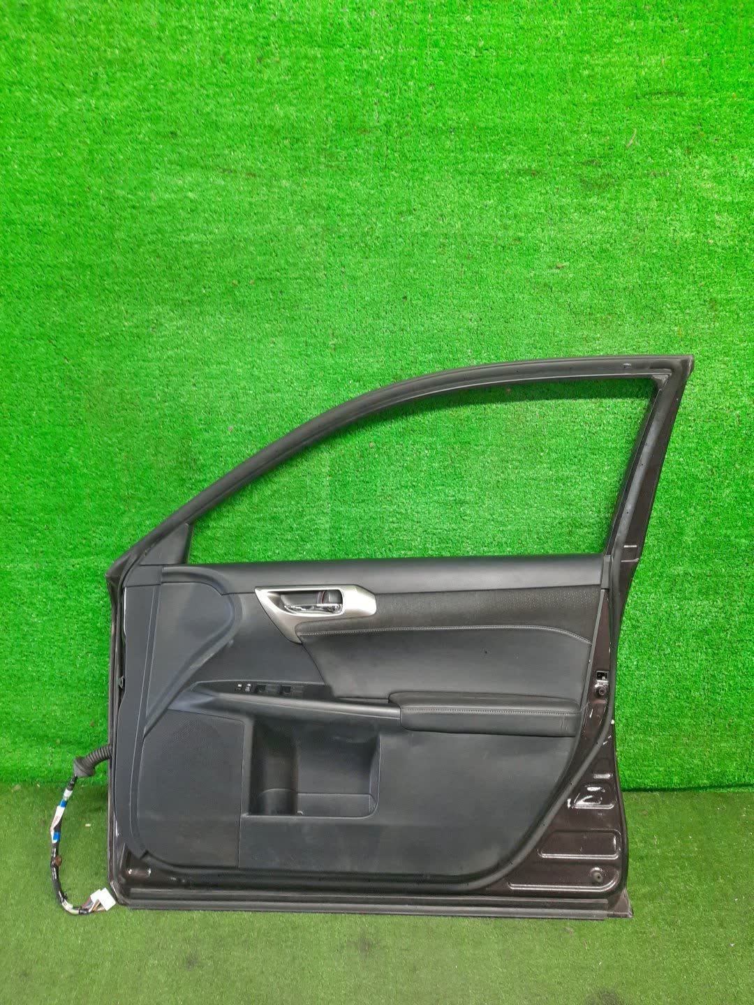 Дверь правая передняя LEXUS CT200H ZWA10 1766 2 ракурс