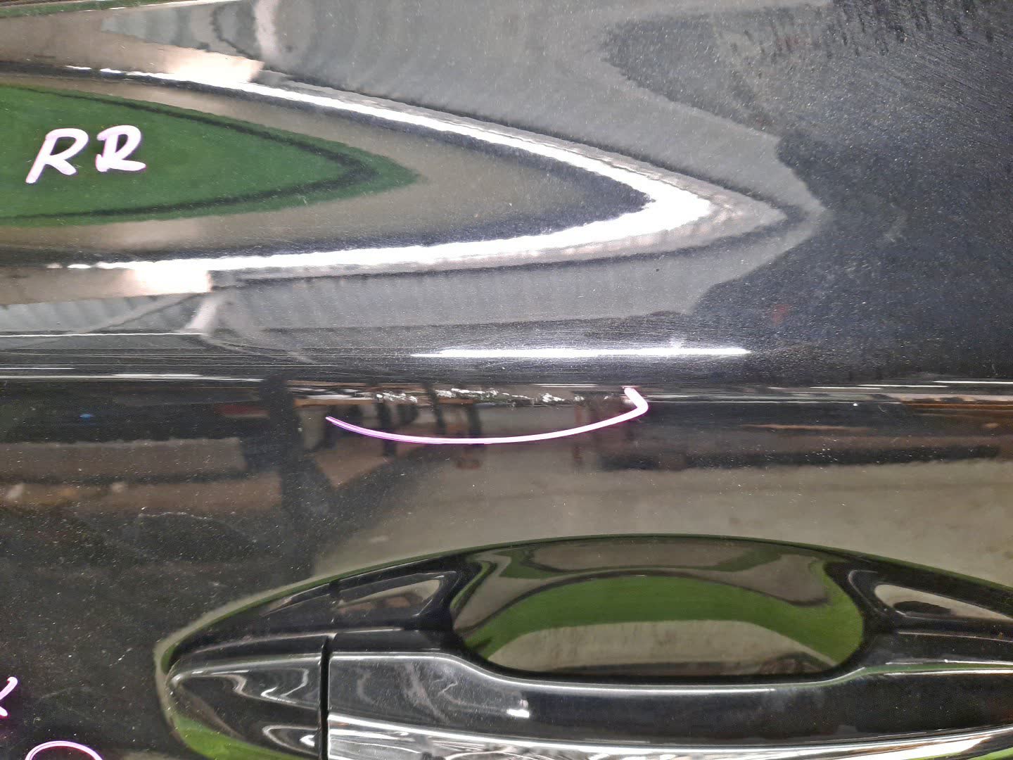 Дверь правая задняя NISSAN SKYLINE HV37 23072 2 ракурс Дверь правая задняя NISSAN SKYLINE HV37 23072 2 ракурс