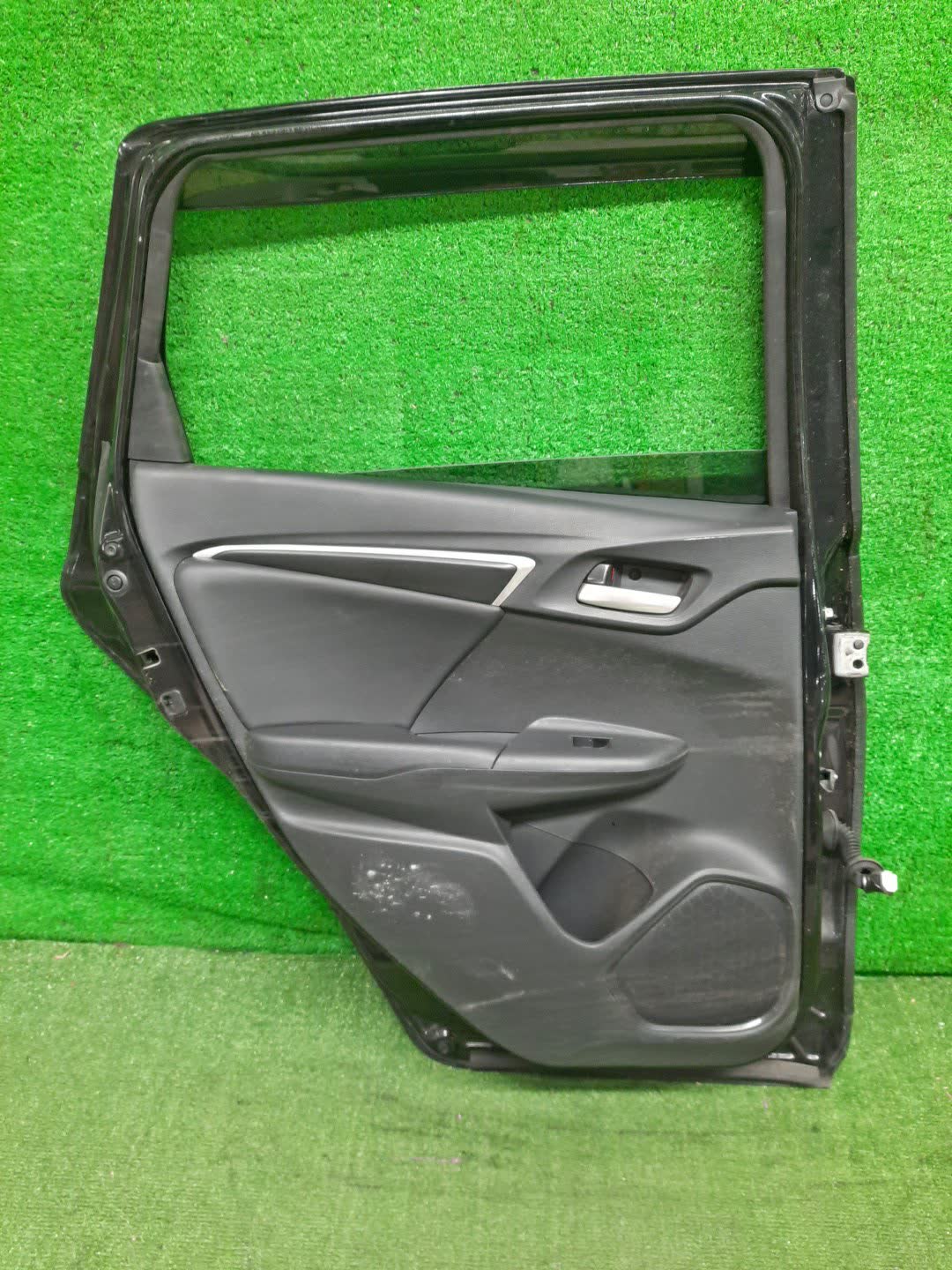 Дверь левая задняя HONDA FIT, SHUTTLE GP6, GP5, GK3, GK5, GK4, GP7, GP8, GK8, GK9 23122 3 ракурс