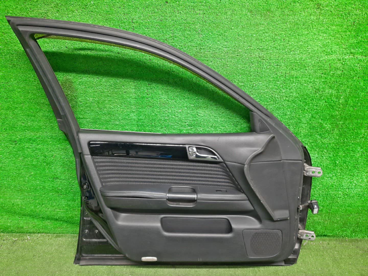 Дверь левая передняя NISSAN FUGA Y50, PNY50, PY50, GY50 23317 3 ракурс