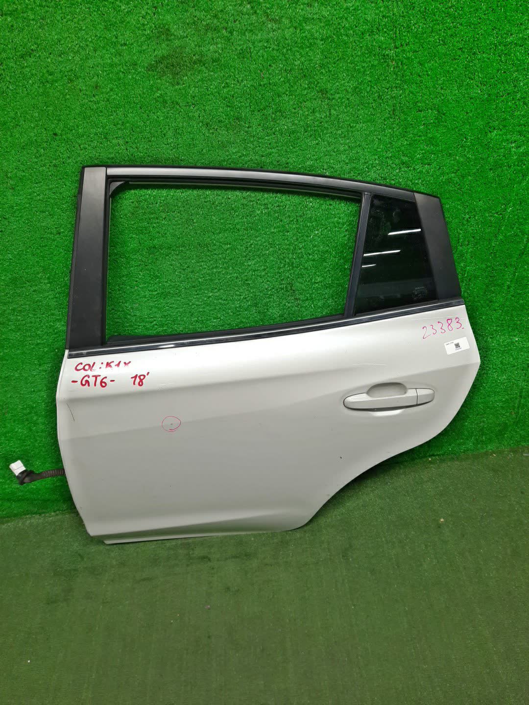 Дверь левая задняя SUBARU IMPREZA GT3, GT2, GT6, GT7 23383 2 ракурс
