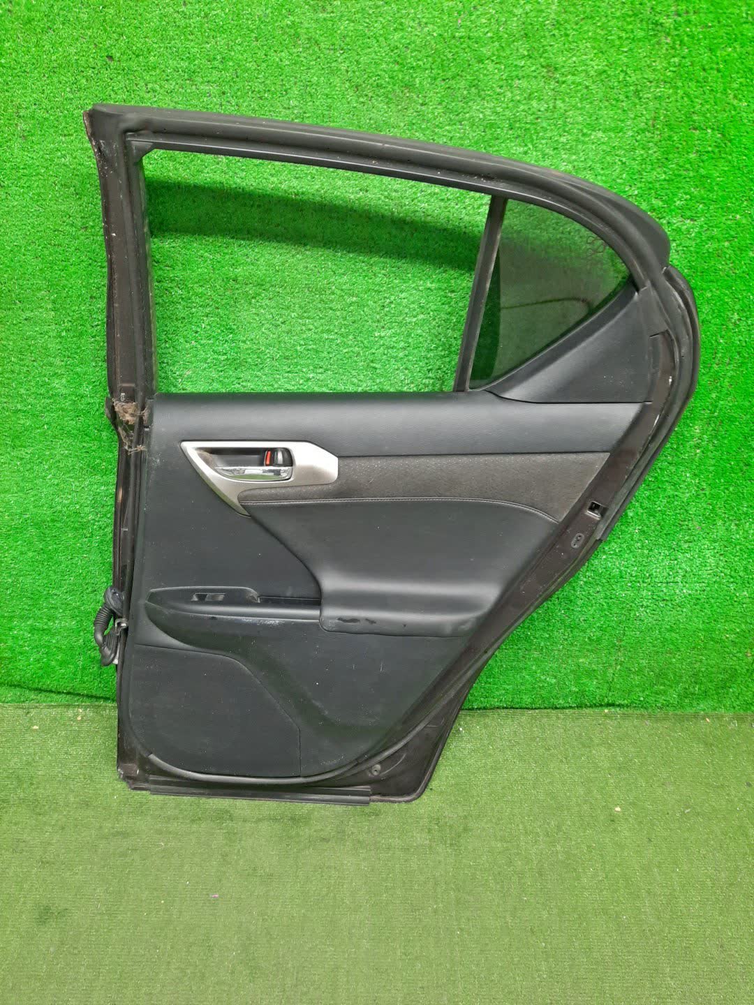 Дверь правая задняя LEXUS CT200H ZWA10 23388 2 ракурс