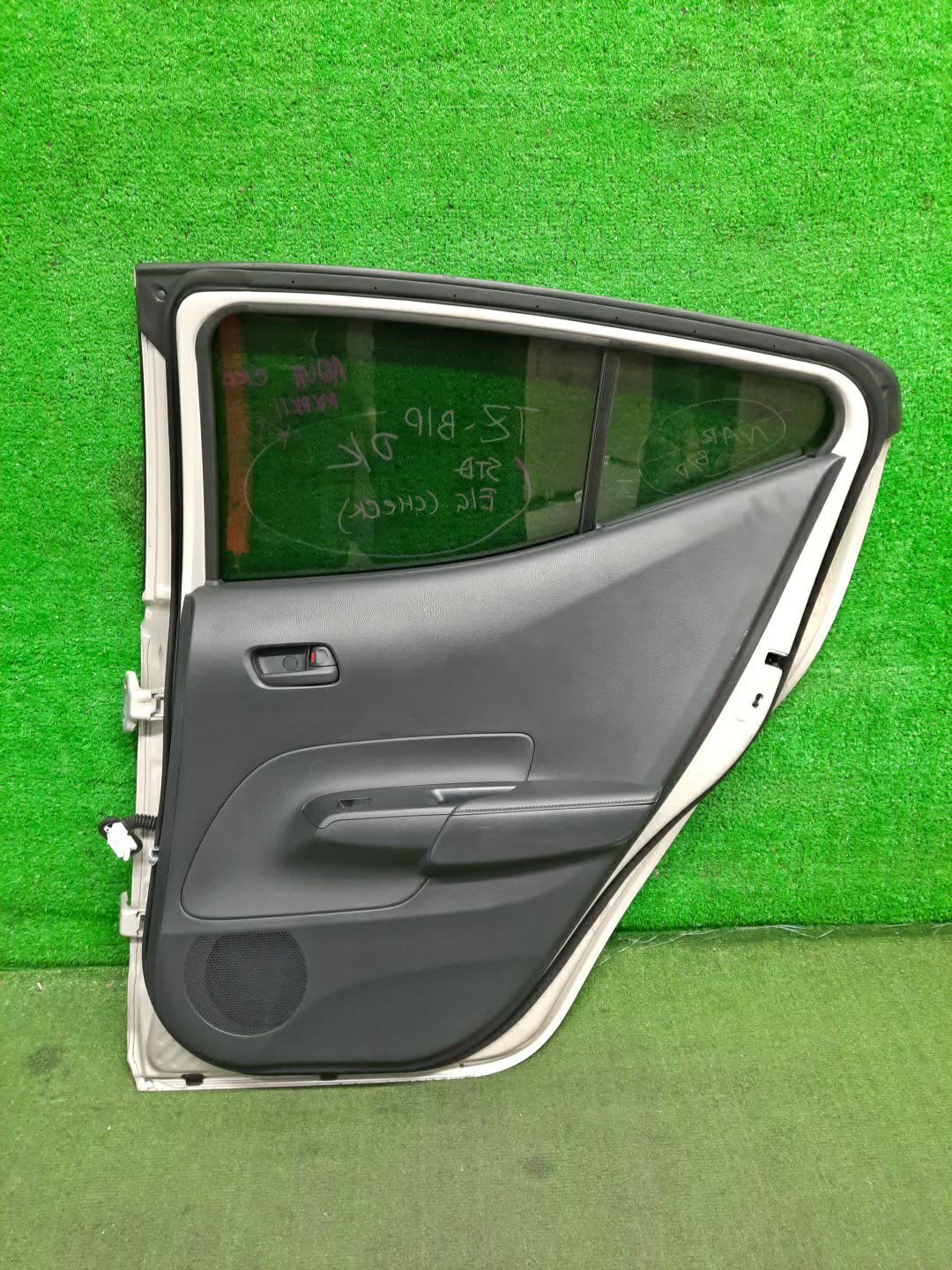 Дверь правая задняя TOYOTA AQUA MXPK10, MXPK11, MXPK15, MXPK16 23659 4 ракурс