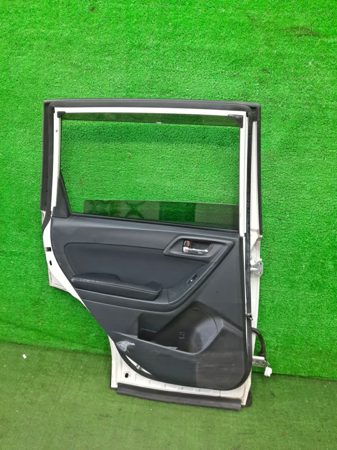 Дверь левая задняя SUBARU FORESTER SJ9, SJ5, SJG 24119 4 ракурс