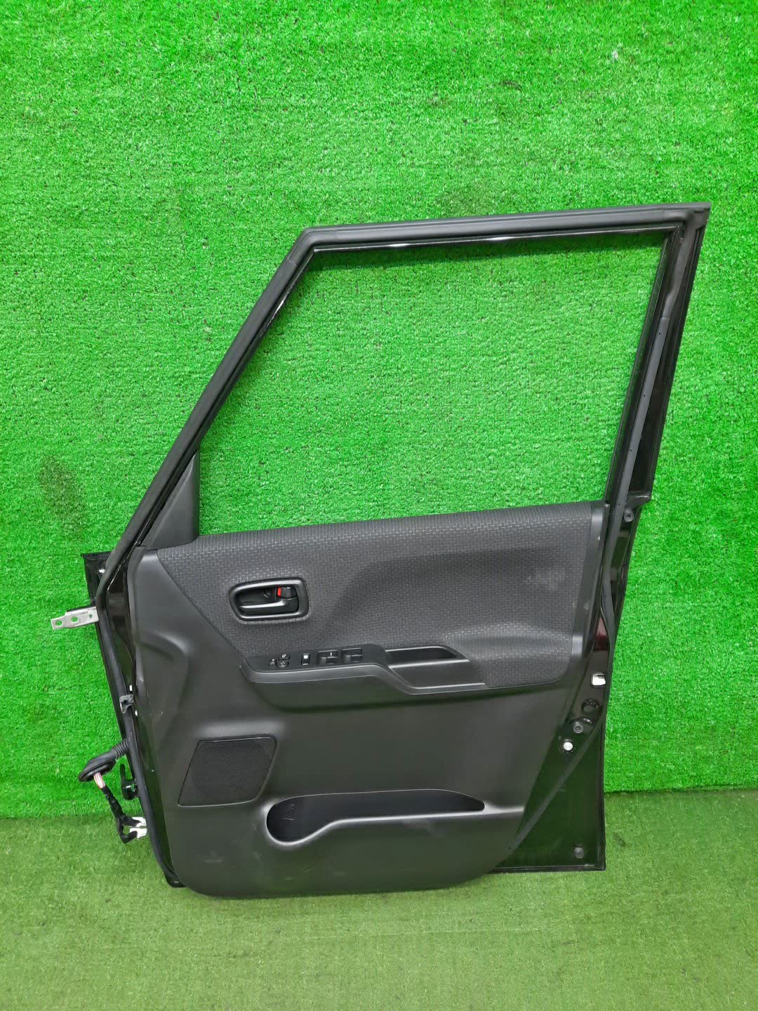 Дверь правая передняя SUZUKI SOLIO MA26S 24138 4 ракурс
