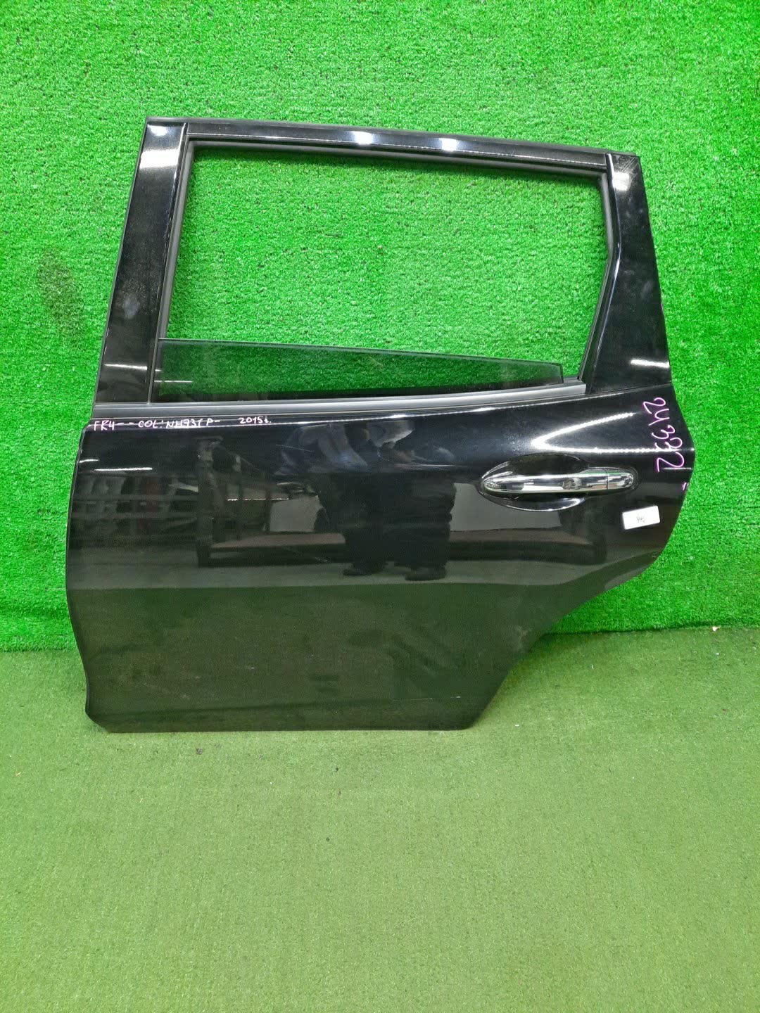Дверь левая задняя HONDA JADE FR4 24332 1 ракурс Дверь левая задняя HONDA JADE FR4 24332 1 ракурс