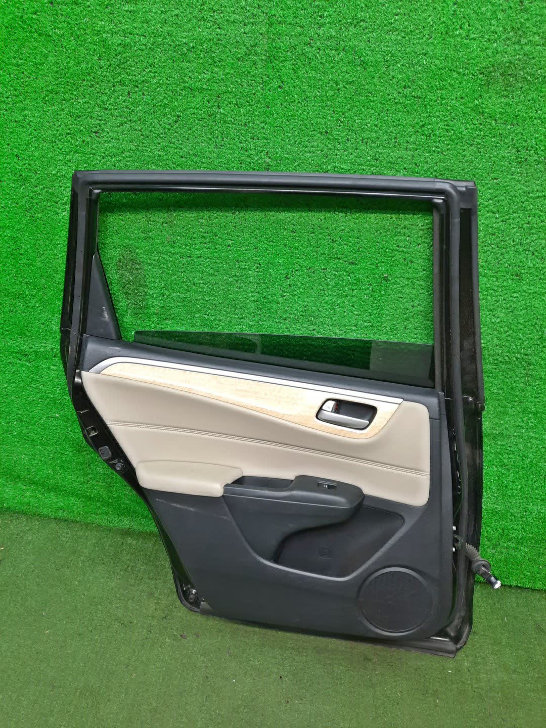 Дверь левая задняя HONDA JADE FR4 24332 2 ракурс