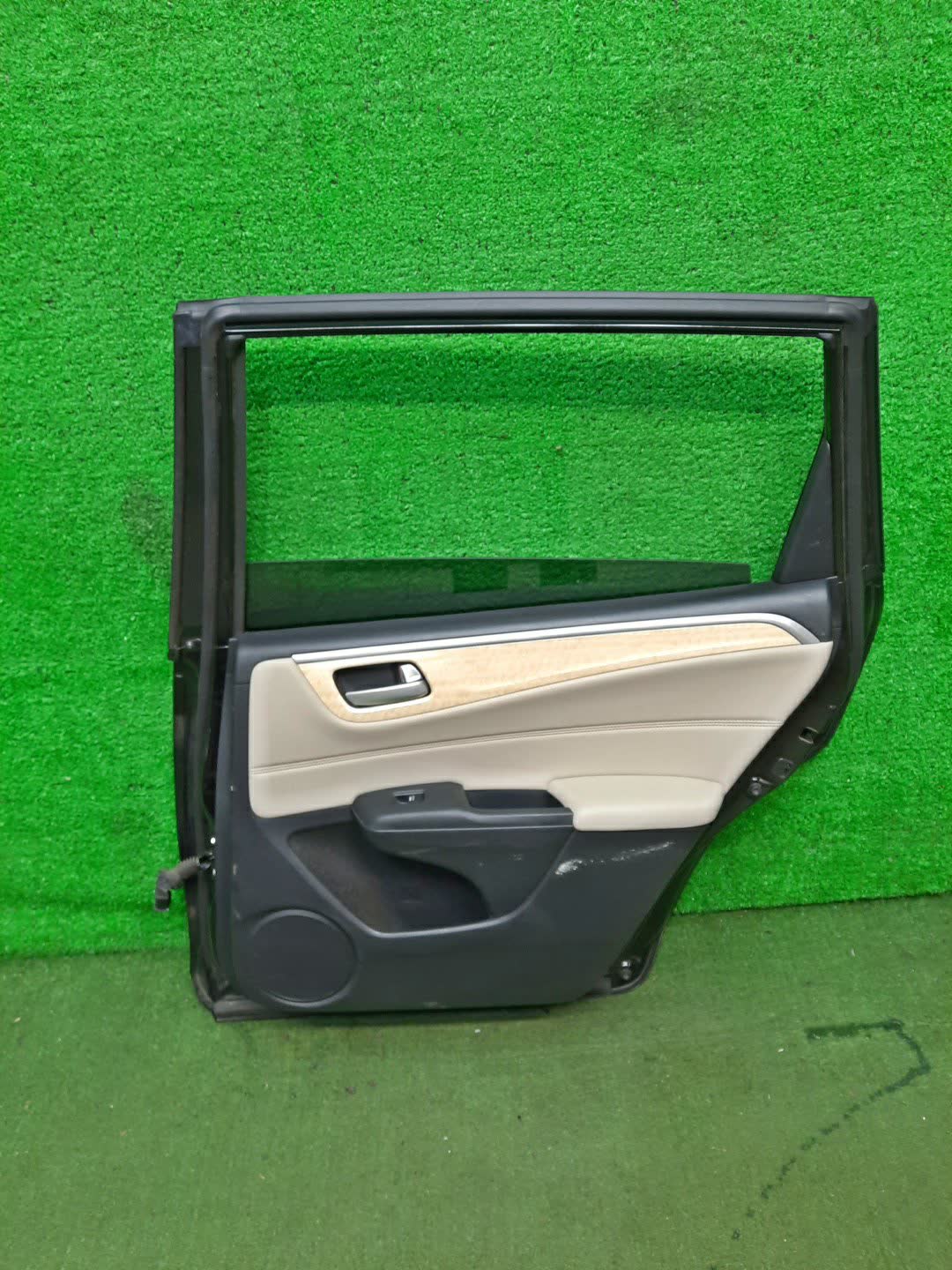 Дверь правая задняя HONDA JADE FR4 24333 2 ракурс