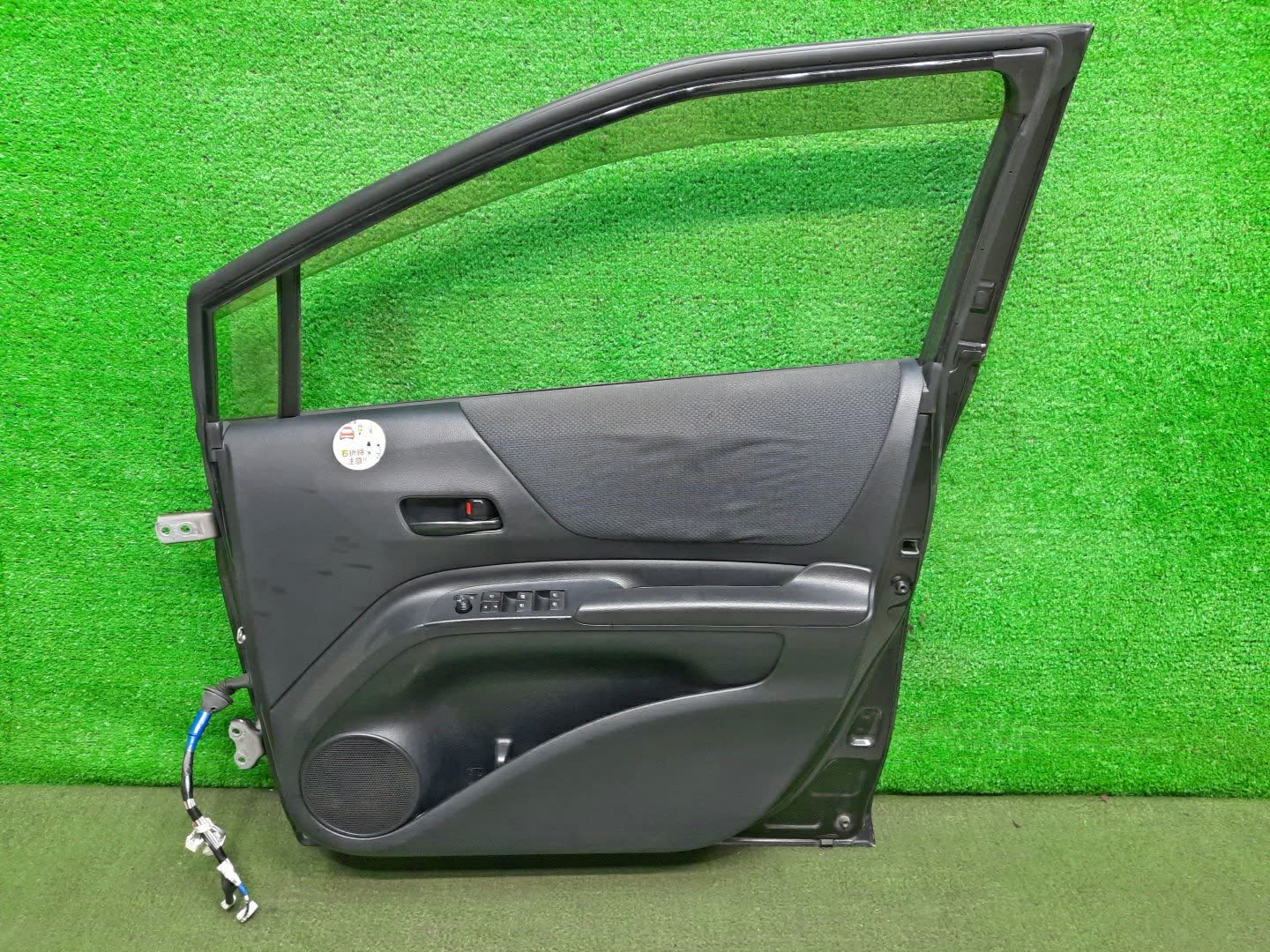 Дверь правая передняя TOYOTA SIENTA NSP172G, NSP170G, NCP175G, NHP170G 24837 3 ракурс