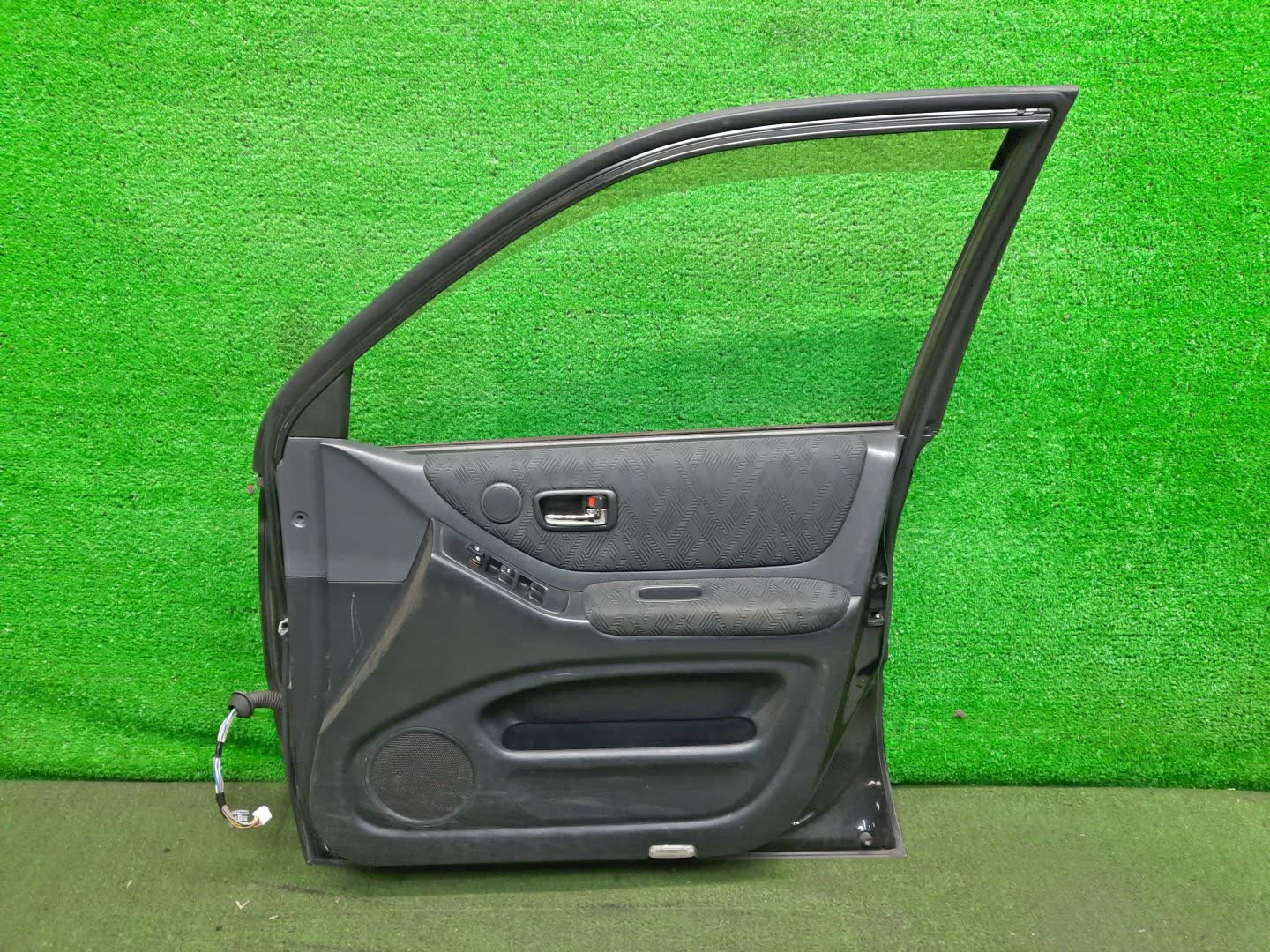 Дверь правая передняя TOYOTA KLUGER V, HIGHLANDER MCU20W, ACU20W, ACU25W, MCU25W, ACU20, ACU25, MCU20, MCU25 24921 2 ракурс