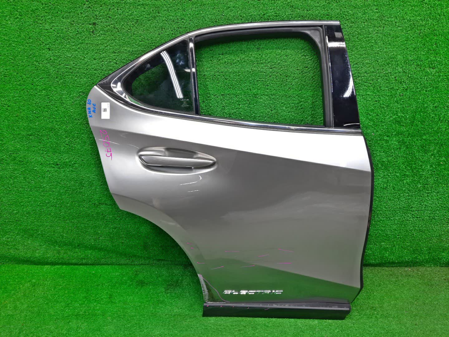 Дверь правая задняя LEXUS UX300E, UX200, UX250H KMA10, MZAA10, MZAH10 25075 1 ракурс