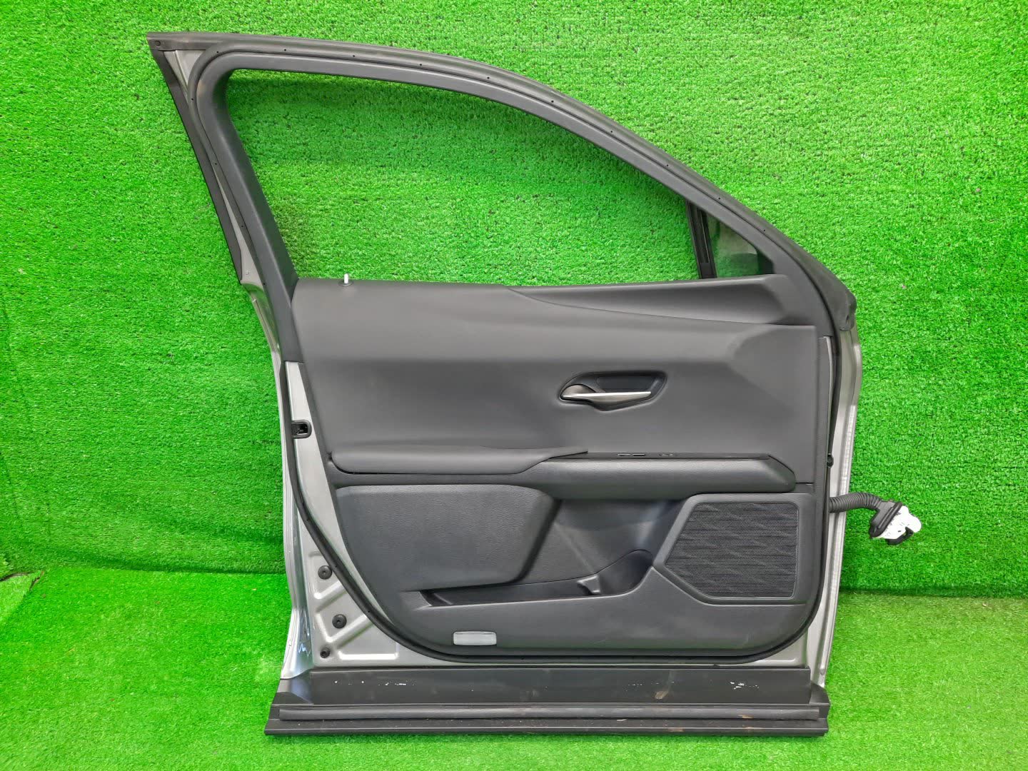 Дверь левая передняя LEXUS UX300E, UX200, UX250H KMA10, MZAA10, MZAH10 25076 3 ракурс