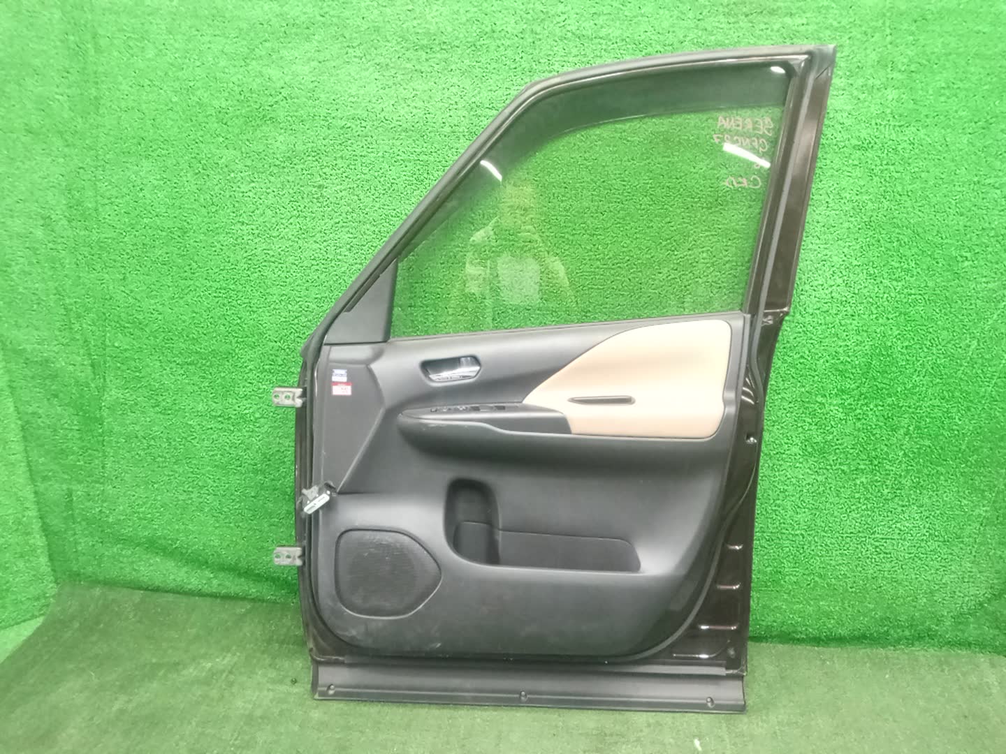 Дверь правая передняя NISSAN SERENA C27 25604 4 ракурс
