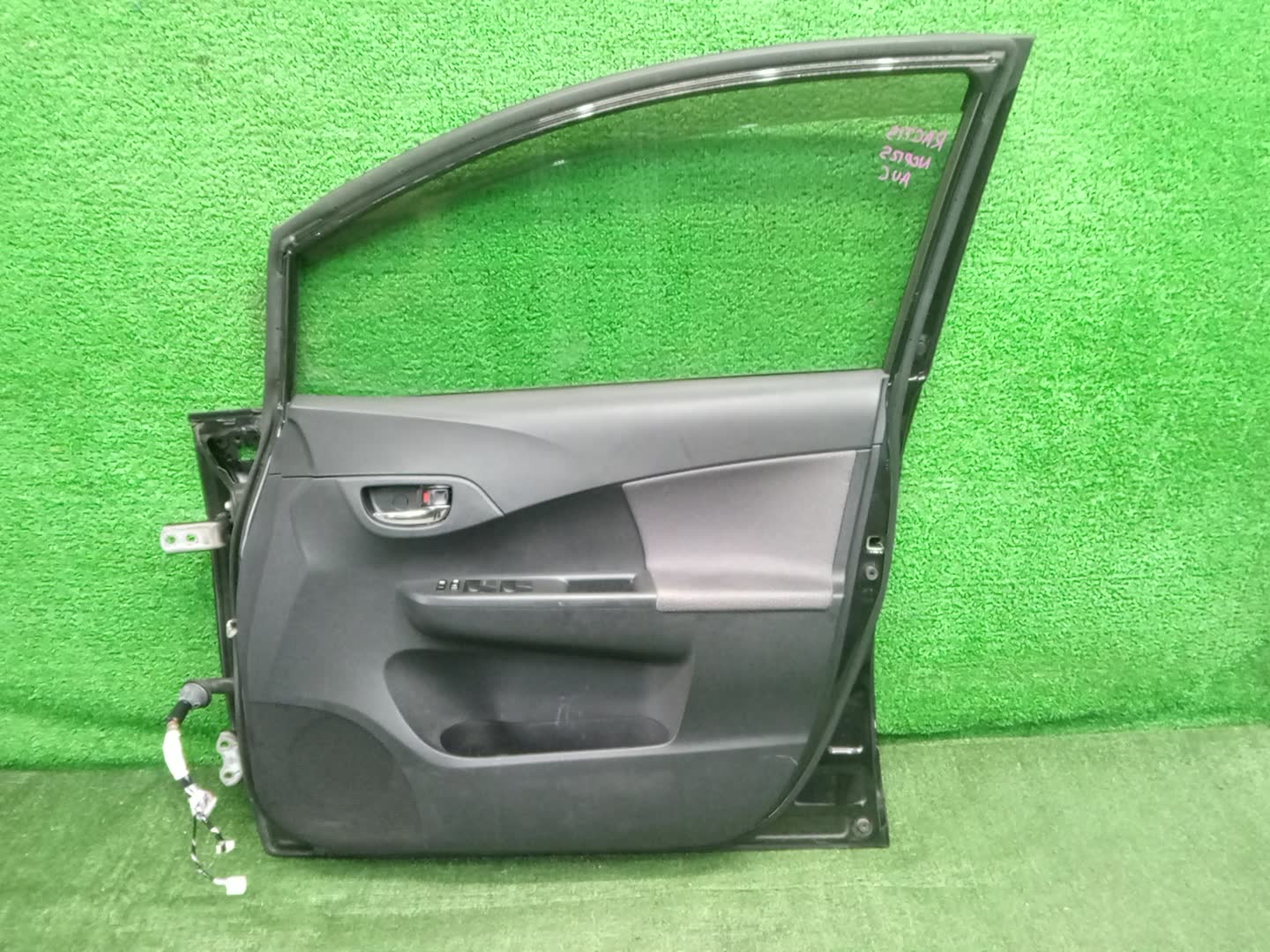 Дверь правая передняя TOYOTA RACTIS, TREZIA NCP120, NCP122, NCP125, NSP120, NSP122 25635 5 ракурс