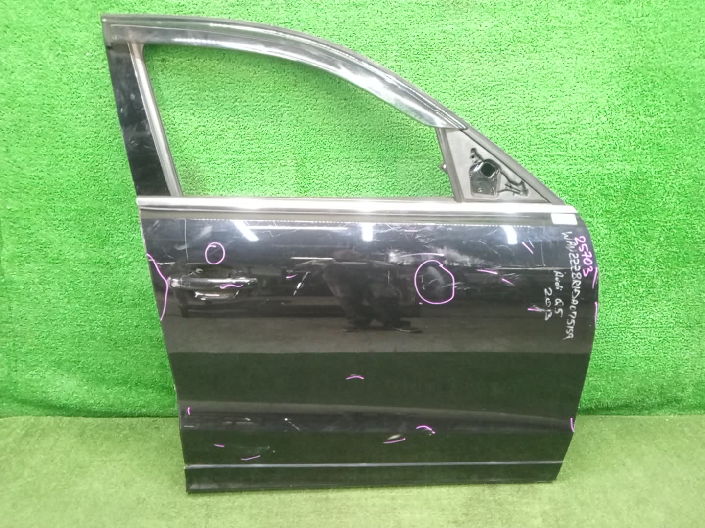 Дверь правая передняя AUDI Q5 8RB 8R0831052E 1 ракурс