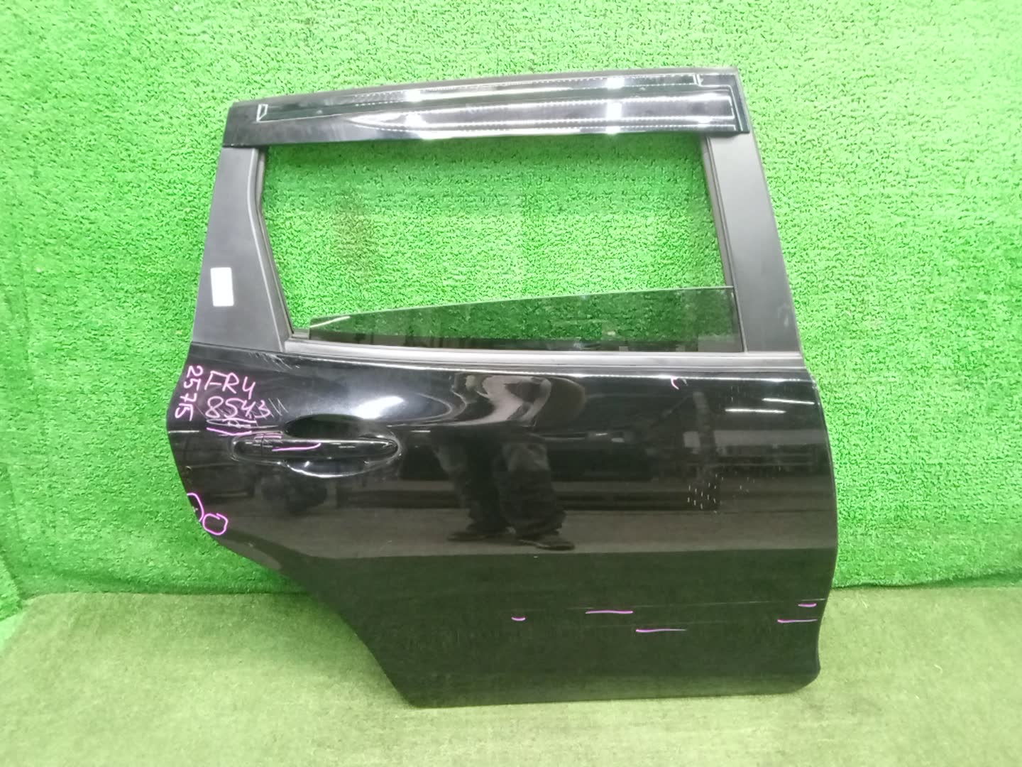 Дверь правая задняя HONDA JADE FR4 25715 1 ракурс Дверь правая задняя HONDA JADE FR4 25715 1 ракурс