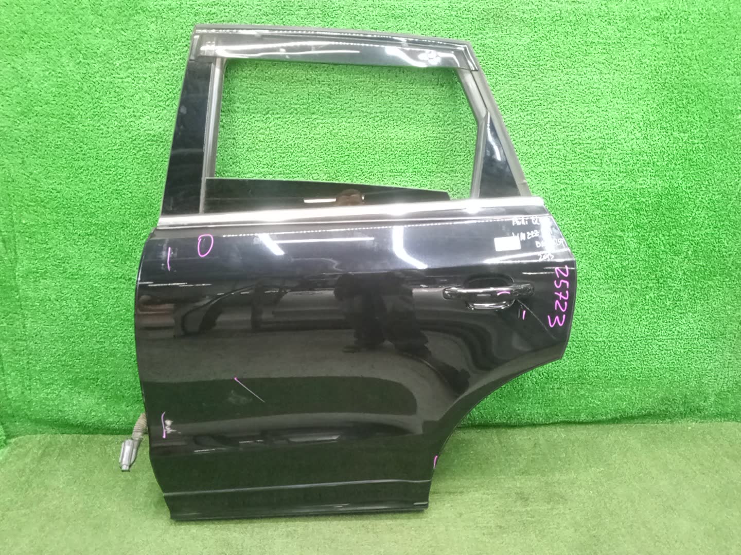 Дверь левая задняя AUDI Q5 8RB 8R0833051B 1 ракурс