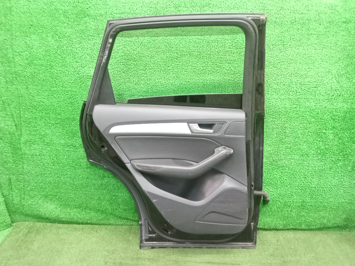 Дверь левая задняя AUDI Q5 8RB 8R0833051B 5 ракурс
