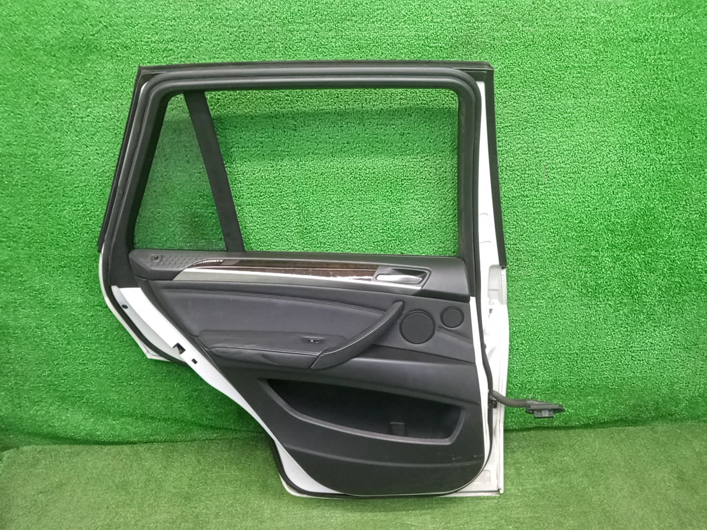 Дверь левая задняя BMW X5 E70 25909 4 ракурс