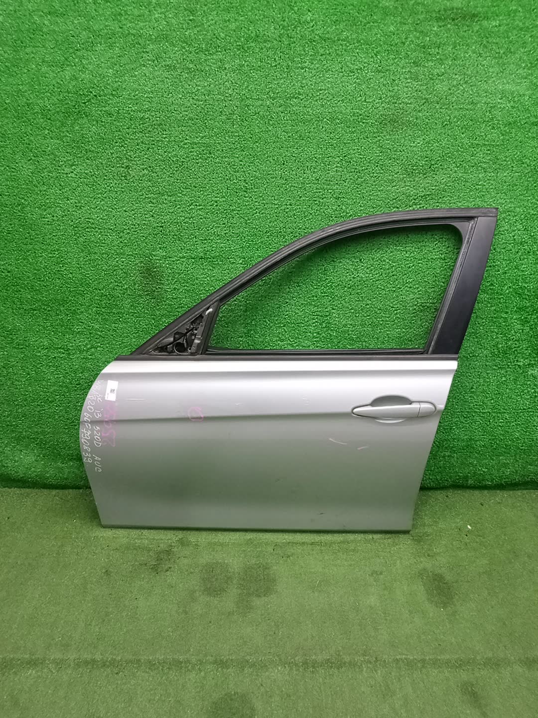 Дверь левая передняя BMW 320d, 335i, 318d, 330d, 335d, 316d, 3-Series, 328i, 320i, 316i F30, F31 25950 1 ракурс