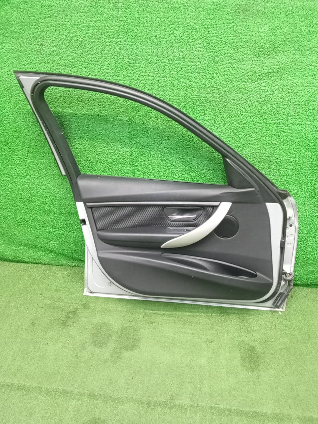 Дверь левая передняя BMW 320d, 335i, 318d, 330d, 335d, 316d, 3-Series, 328i, 320i, 316i F30, F31 25950 4 ракурс