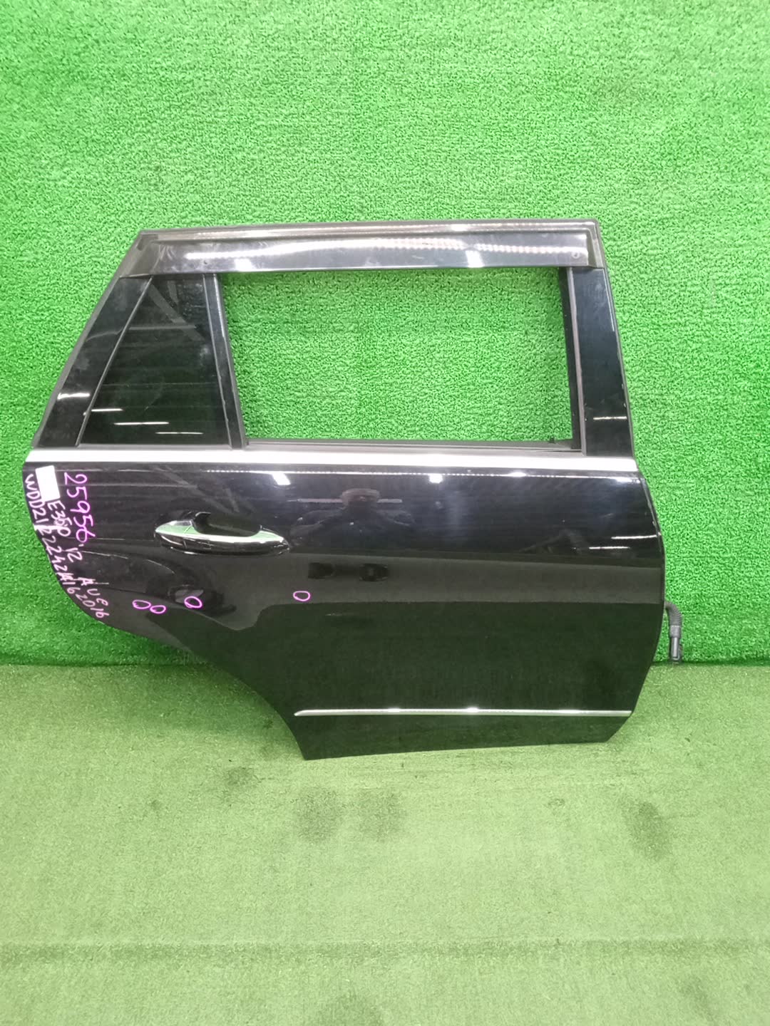 Дверь правая задняя MERCEDES-BENZ E-Class W212 A2127300405 1 ракурс