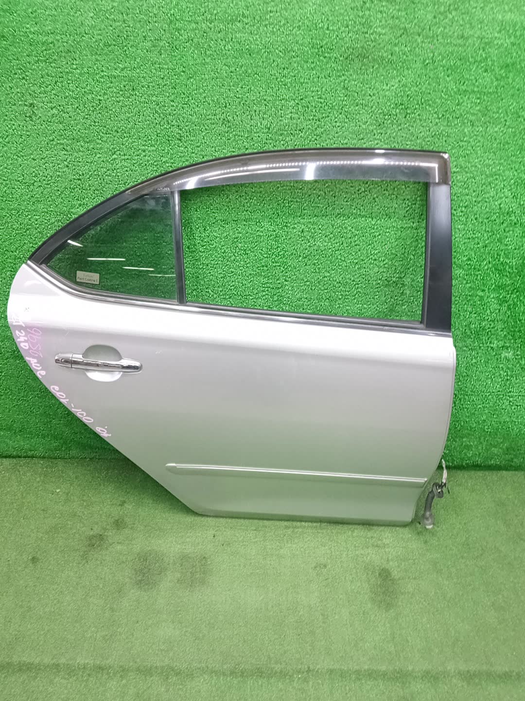 Дверь правая задняя TOYOTA PREMIO ZZT240, NZT240, AZT240, ZZT245 25961 1 ракурс Дверь правая задняя TOYOTA PREMIO ZZT240, NZT240, AZT240, ZZT245 25961 1 ракурс