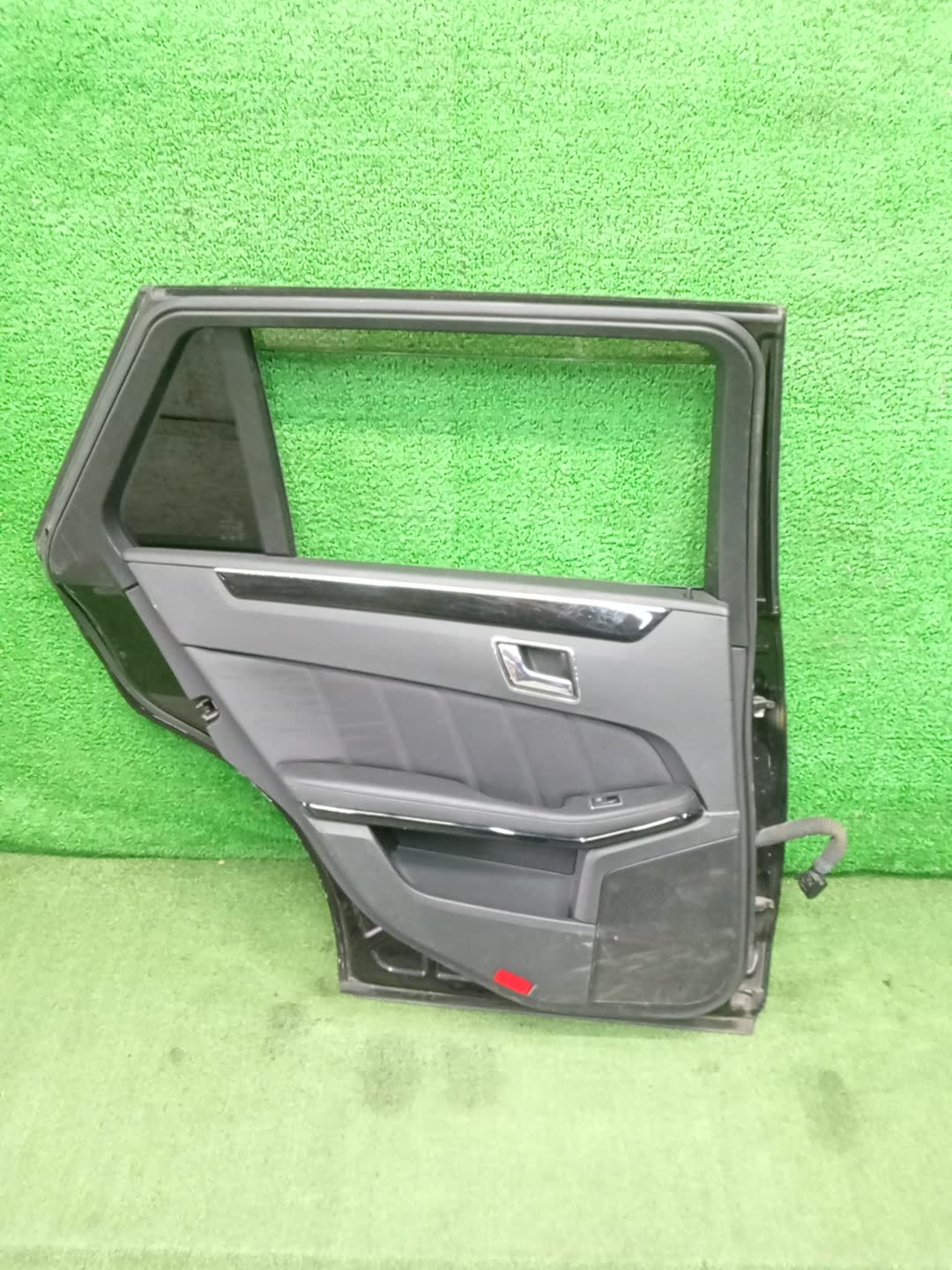 Дверь левая задняя MERCEDES-BENZ E-Class W212 A2127300305 4 ракурс