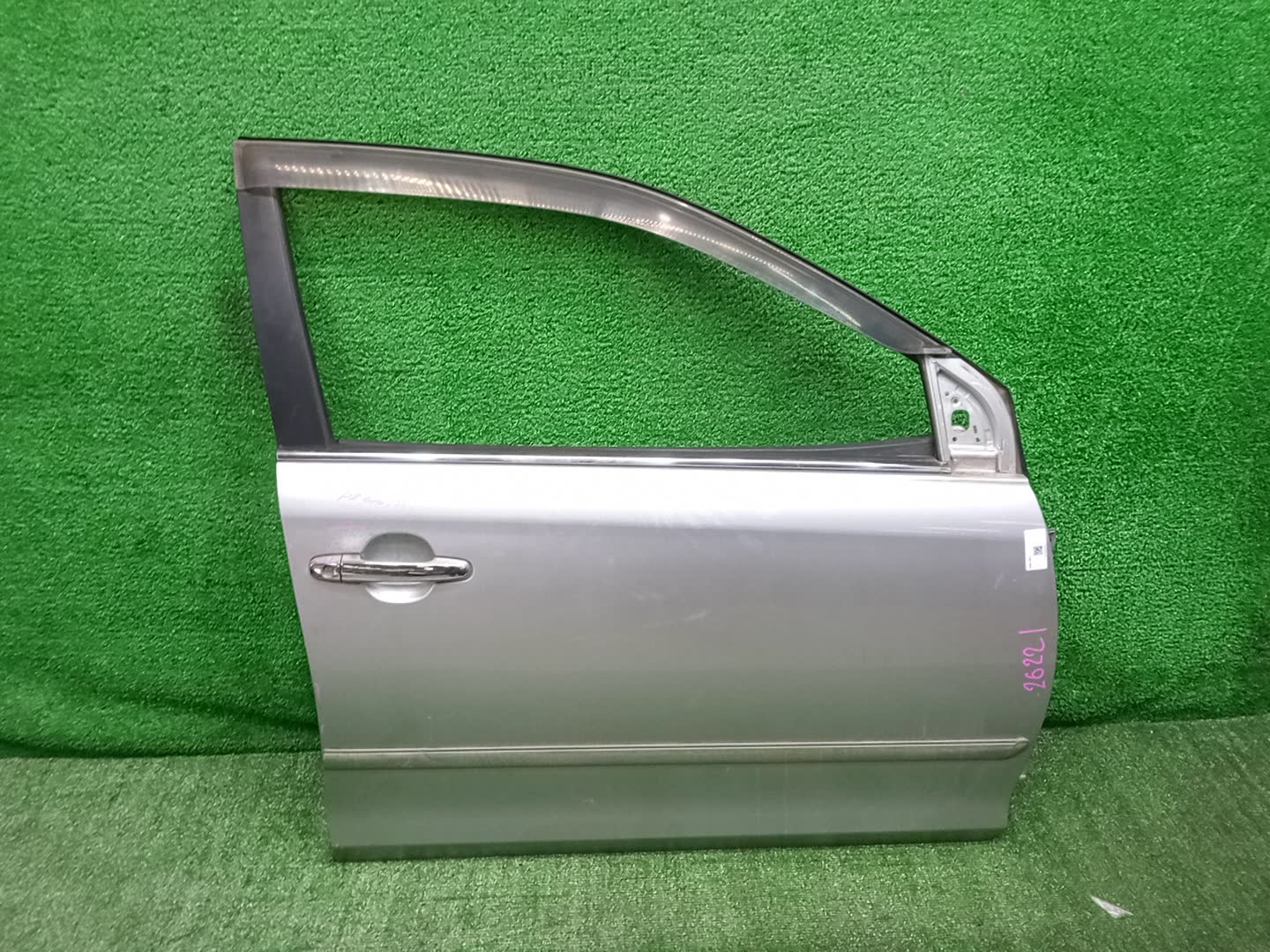 Дверь правая передняя TOYOTA PREMIO ZZT240, NZT240, AZT240, ZZT245 26221 1 ракурс Дверь правая передняя TOYOTA PREMIO ZZT240, NZT240, AZT240, ZZT245 26221 1 ракурс
