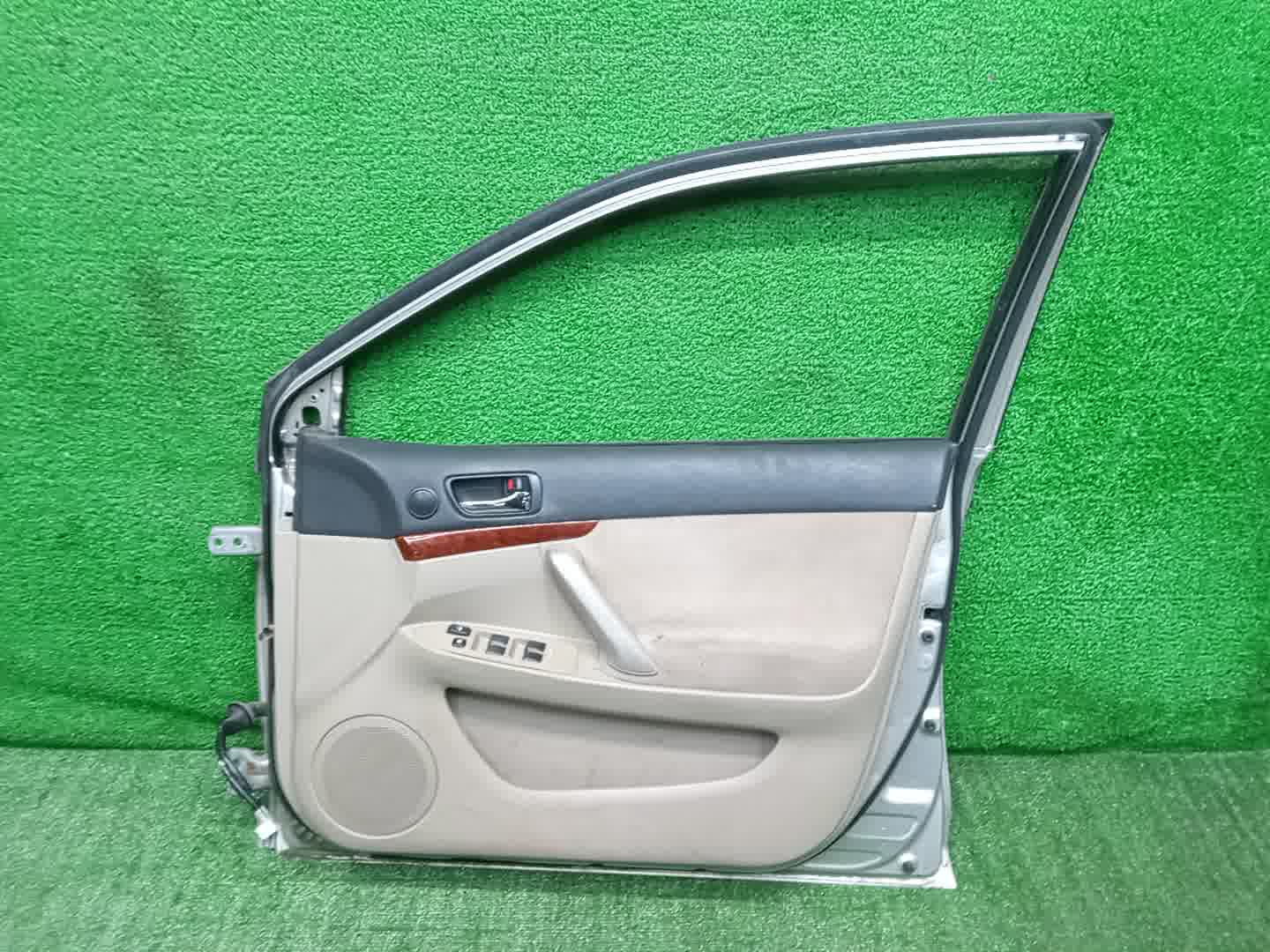 Дверь правая передняя TOYOTA PREMIO ZZT240, NZT240, AZT240, ZZT245 26221 4 ракурс