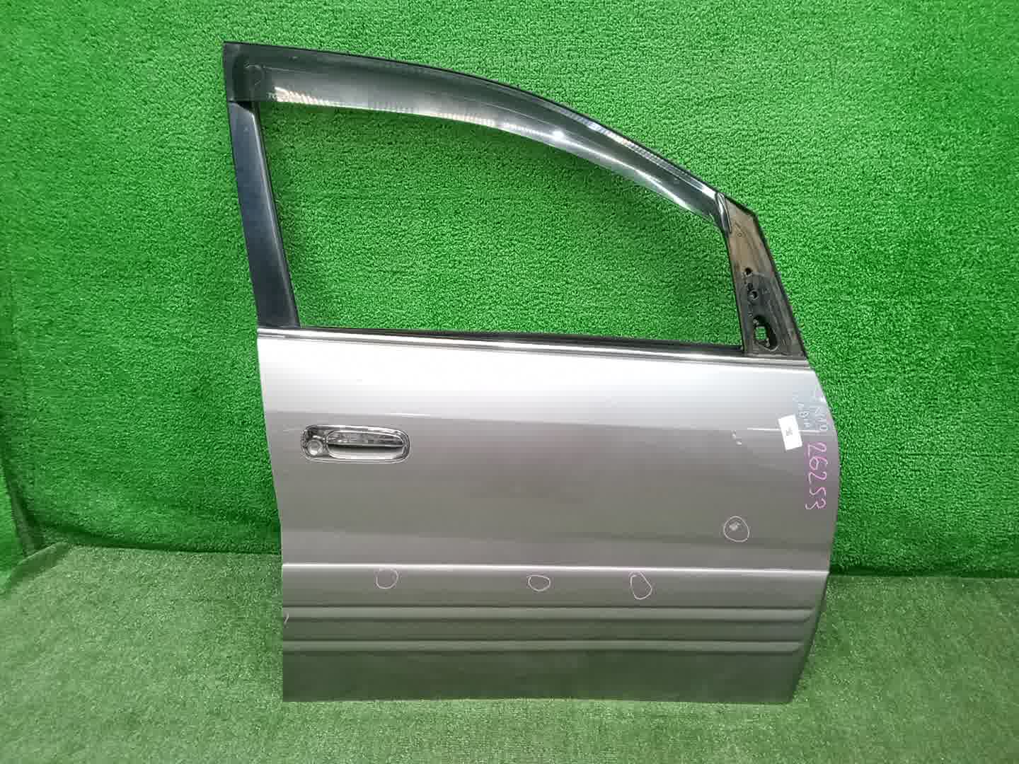 Дверь правая передняя TOYOTA NADIA ACN10, SXN10, SXN15 26253 1 ракурс