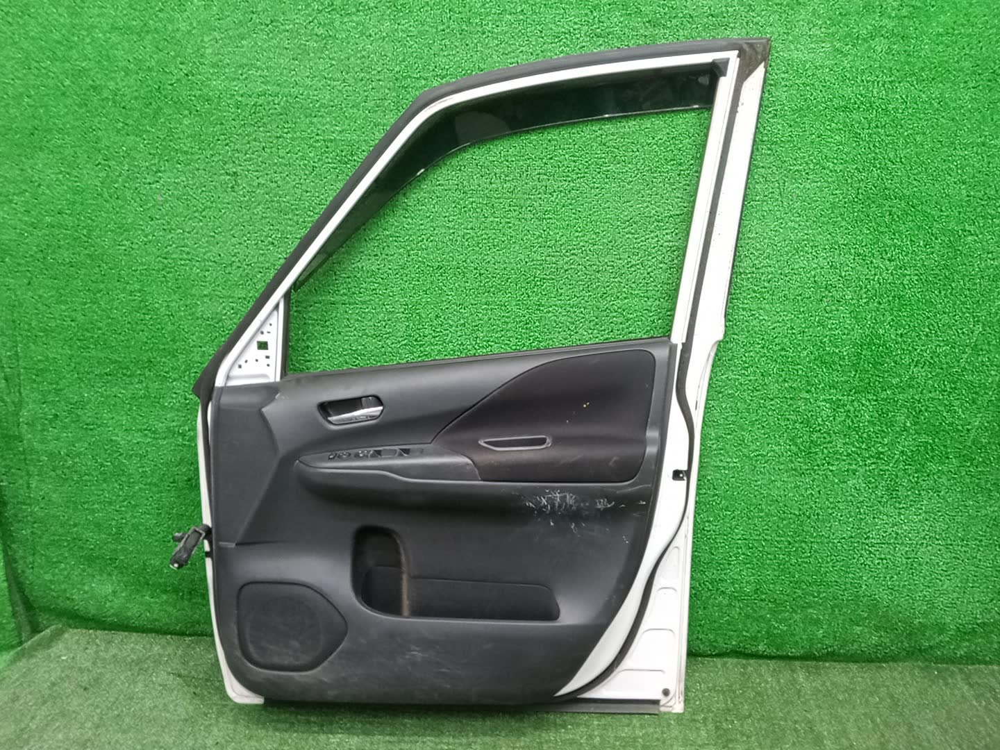 Дверь правая передняя NISSAN SERENA GNC27 26258 4 ракурс