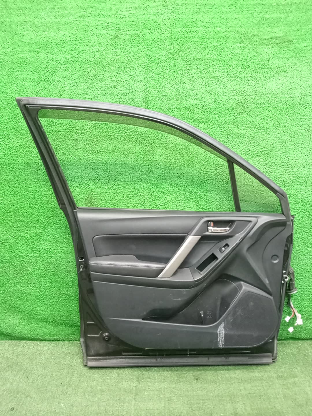 Дверь левая передняя SUBARU FORESTER SJ9, SJ5, SJG 26300 4 ракурс