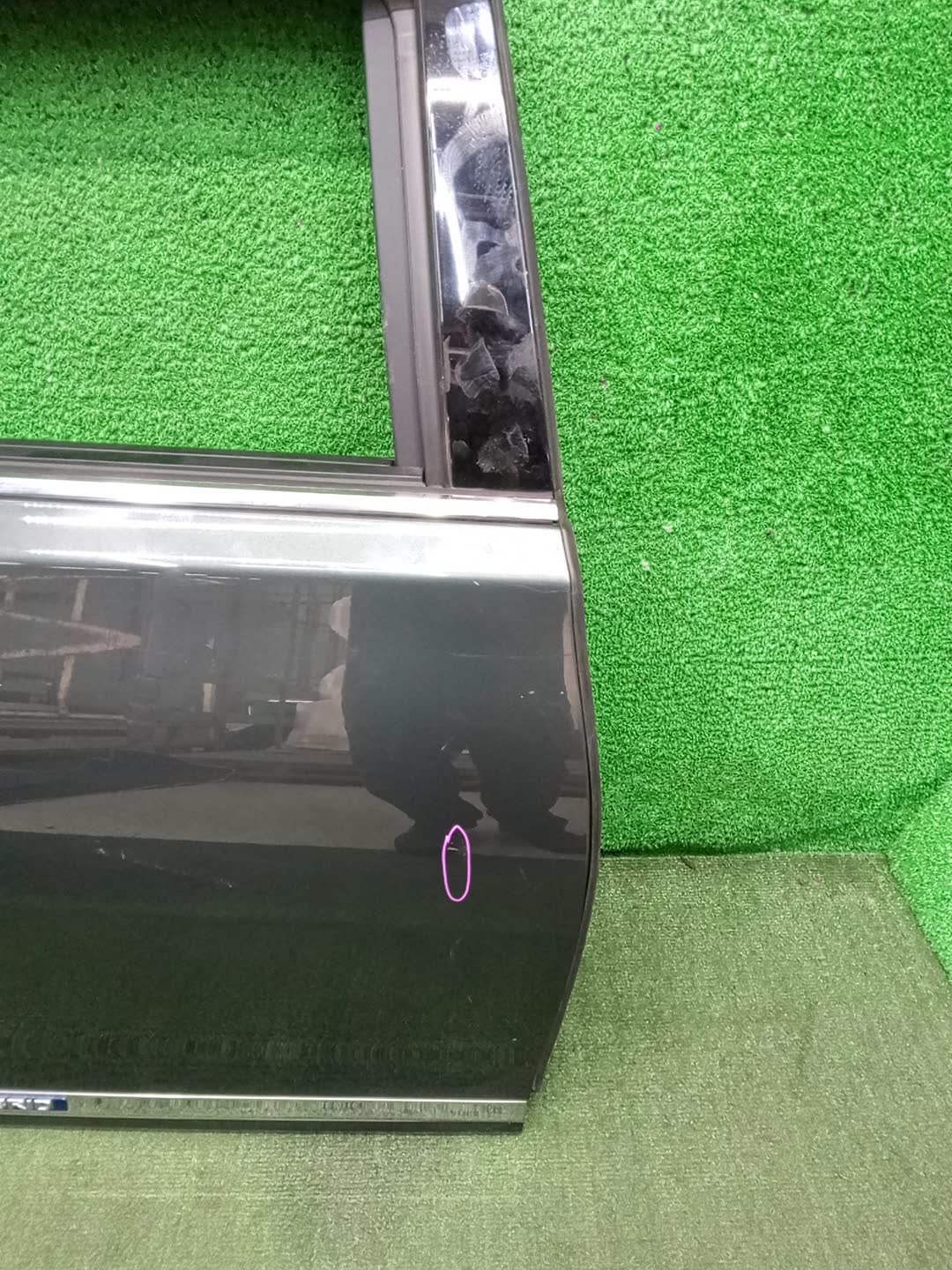 Дверь правая задняя LEXUS LS600hl UVF46 26519 2 ракурс