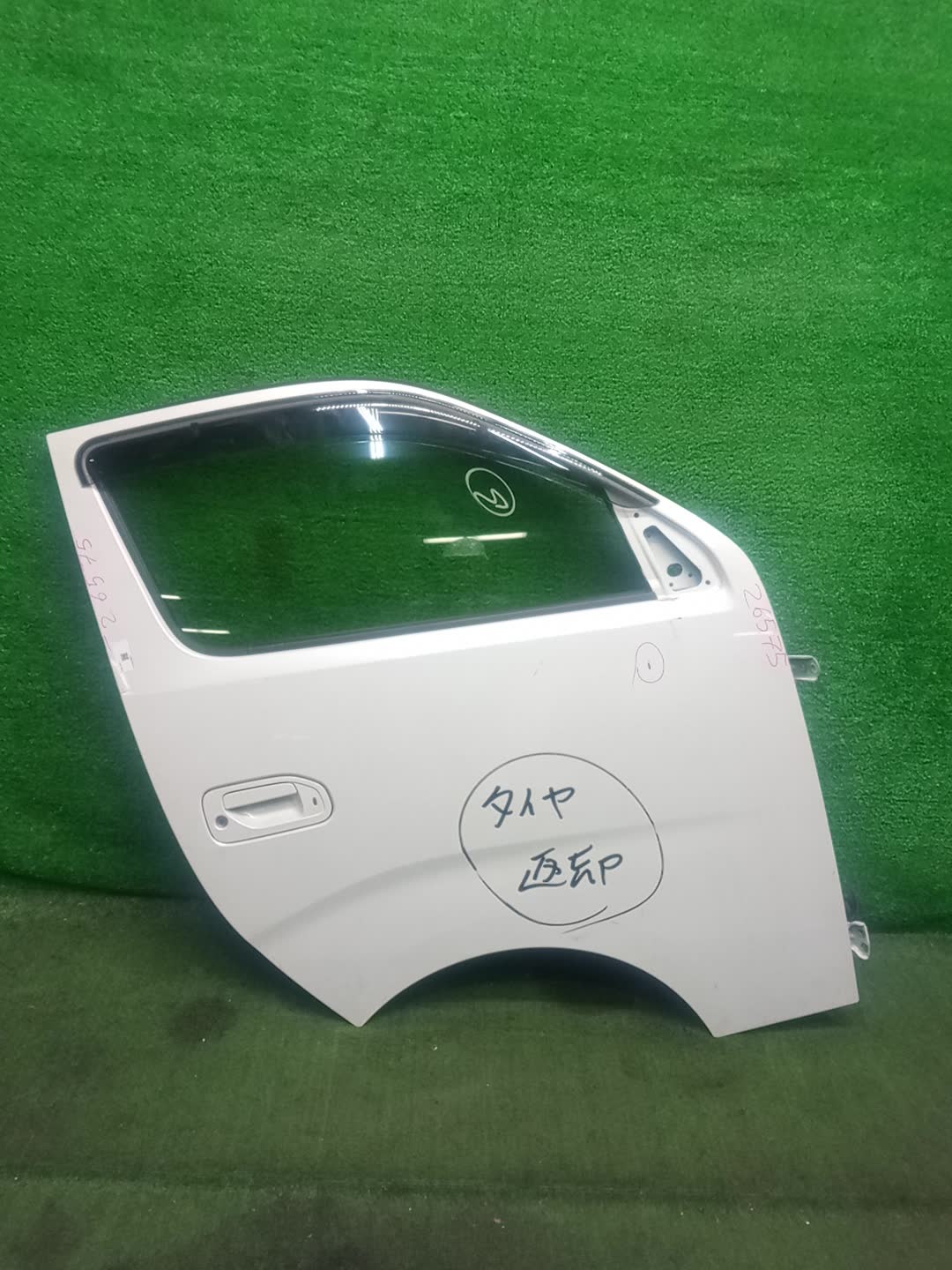 Дверь правая передняя NISSAN NV350 CARAVAN, CARAVAN CW8E26, VW6E26, KS4E26, KS2E26, E26, VW2E26, CW4E26, VR2E26, CS8E26, CS4E26 26575 1 ракурс
