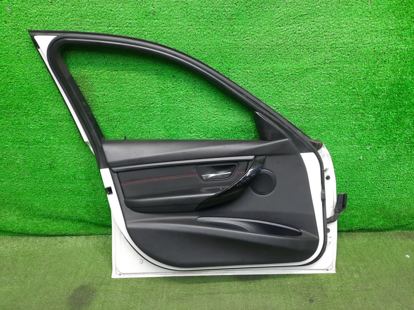 Дверь левая передняя BMW 320d, 335i, 318d, 330d, 335d, 316d, 3-Series, 328i, 320i, 316i F30, F31 26705 3 ракурс