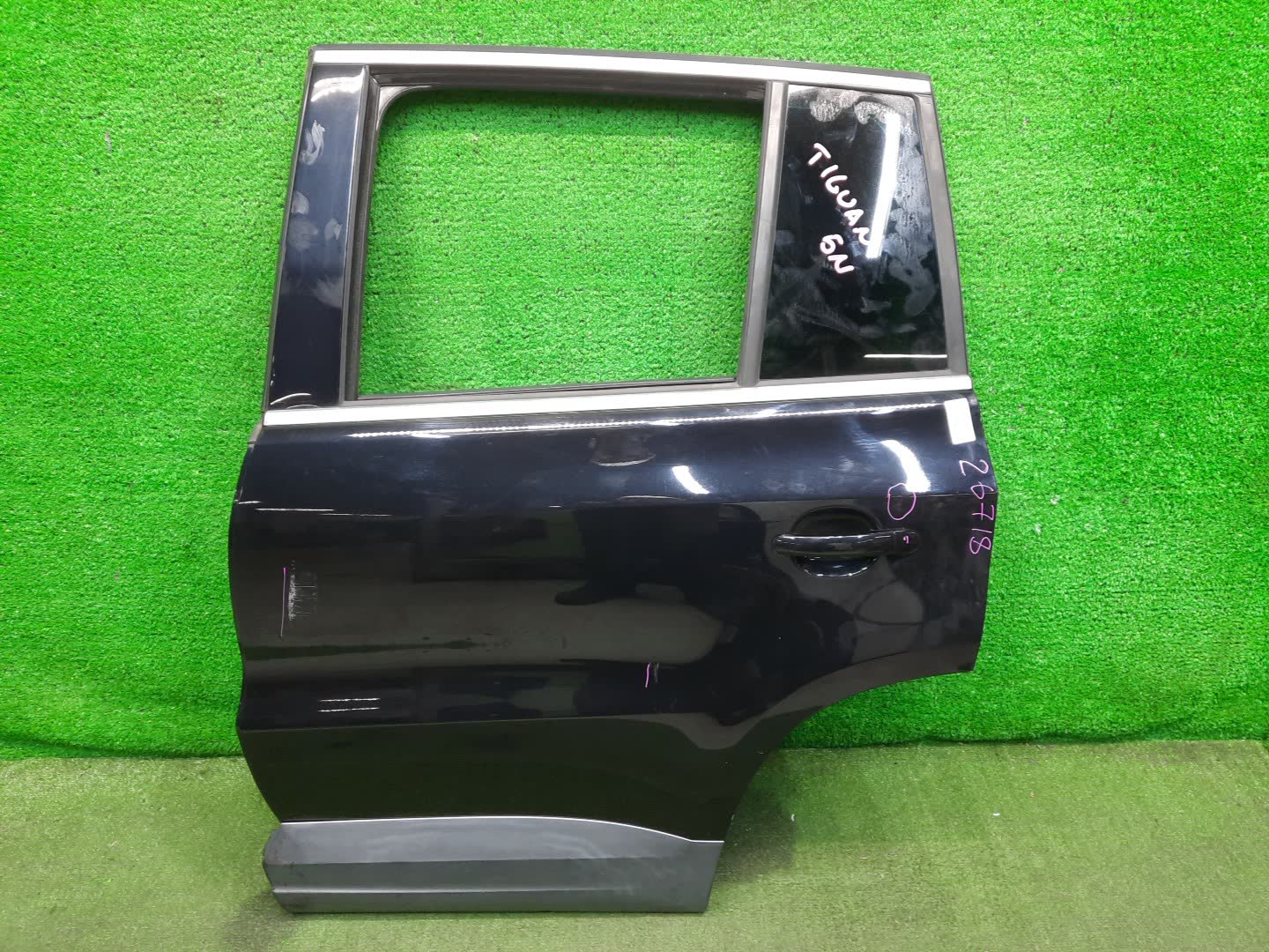 Дверь левая задняя VOLKSWAGEN TIGUAN 5N1, 5N2 5N0833055A 1 ракурс