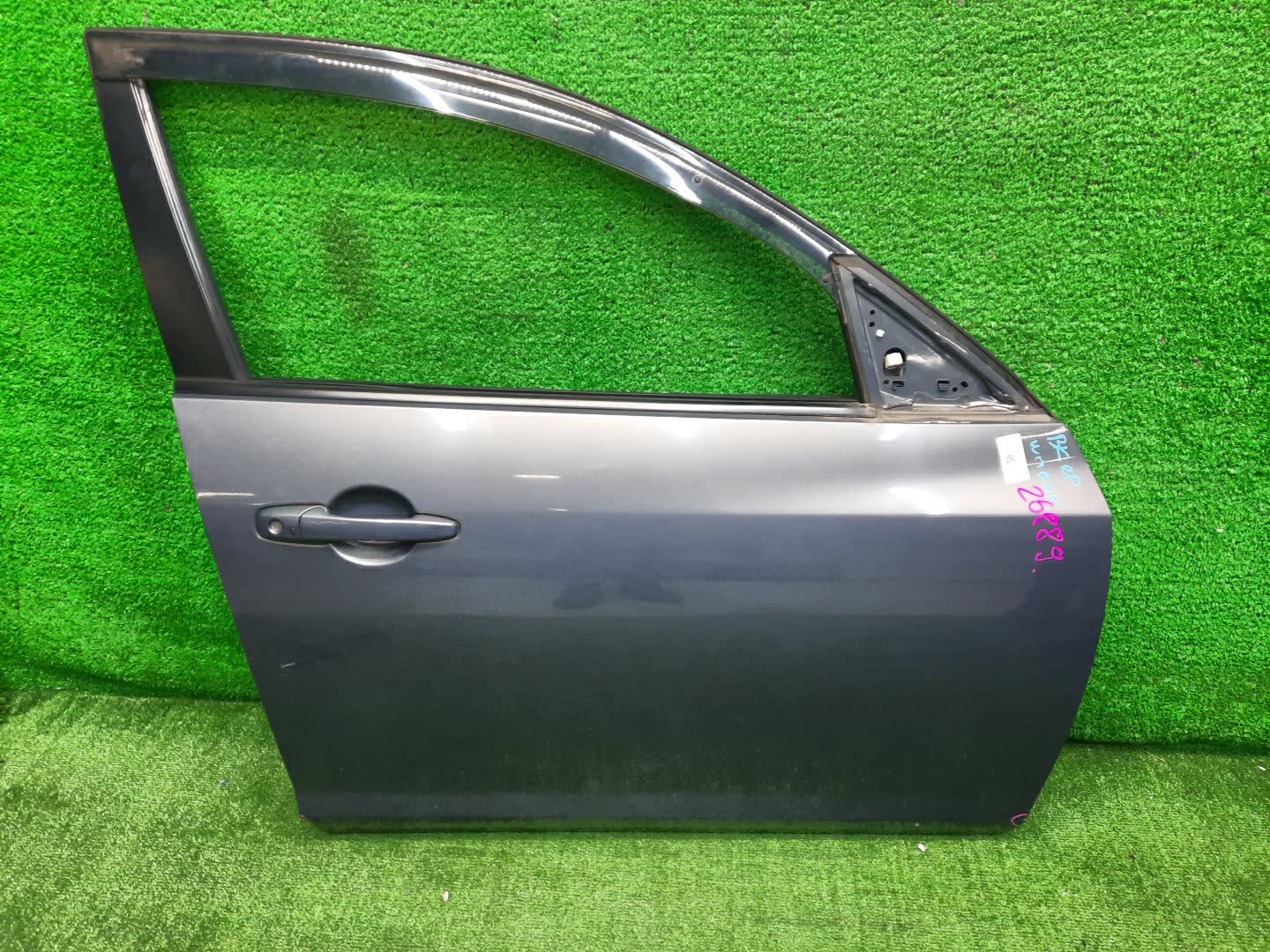 Дверь правая передняя MAZDA AXELA, MAZDA 3, 3 BK5P, BK3P, BKEP, BK WAGON 2 ракурс