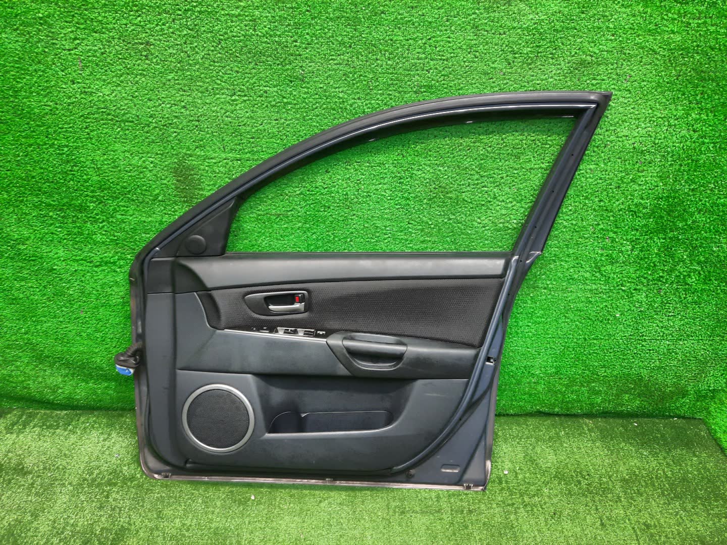 Дверь правая передняя MAZDA AXELA, MAZDA 3, 3 BK5P, BK3P, BKEP, BK WAGON 5 ракурс