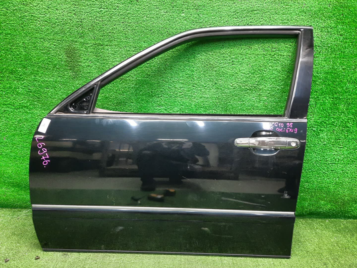 Дверь левая передняя TOYOTA PROGRES JCG10, JCG11, JCG15 26976 1 ракурс