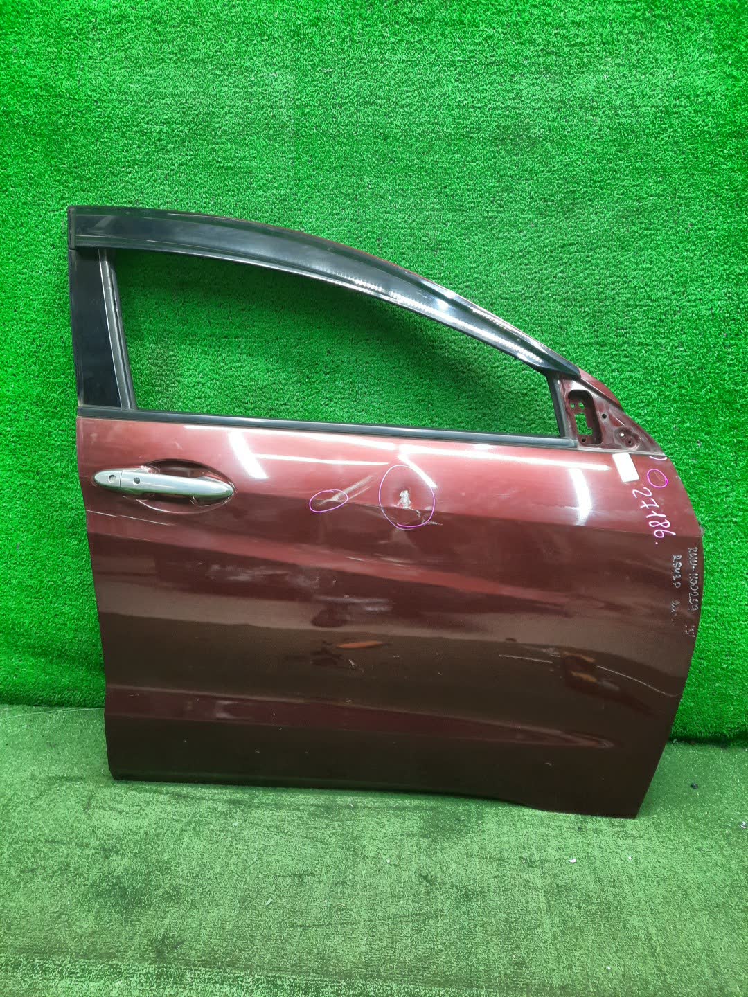 Дверь правая передняя HONDA VEZEL RU1, RU3, RU4, RU2 27186 1 ракурс