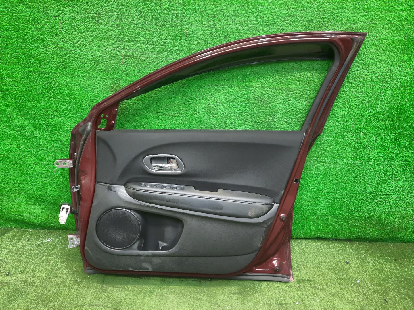 Дверь правая передняя HONDA VEZEL RU1, RU3, RU4, RU2 27186 4 ракурс