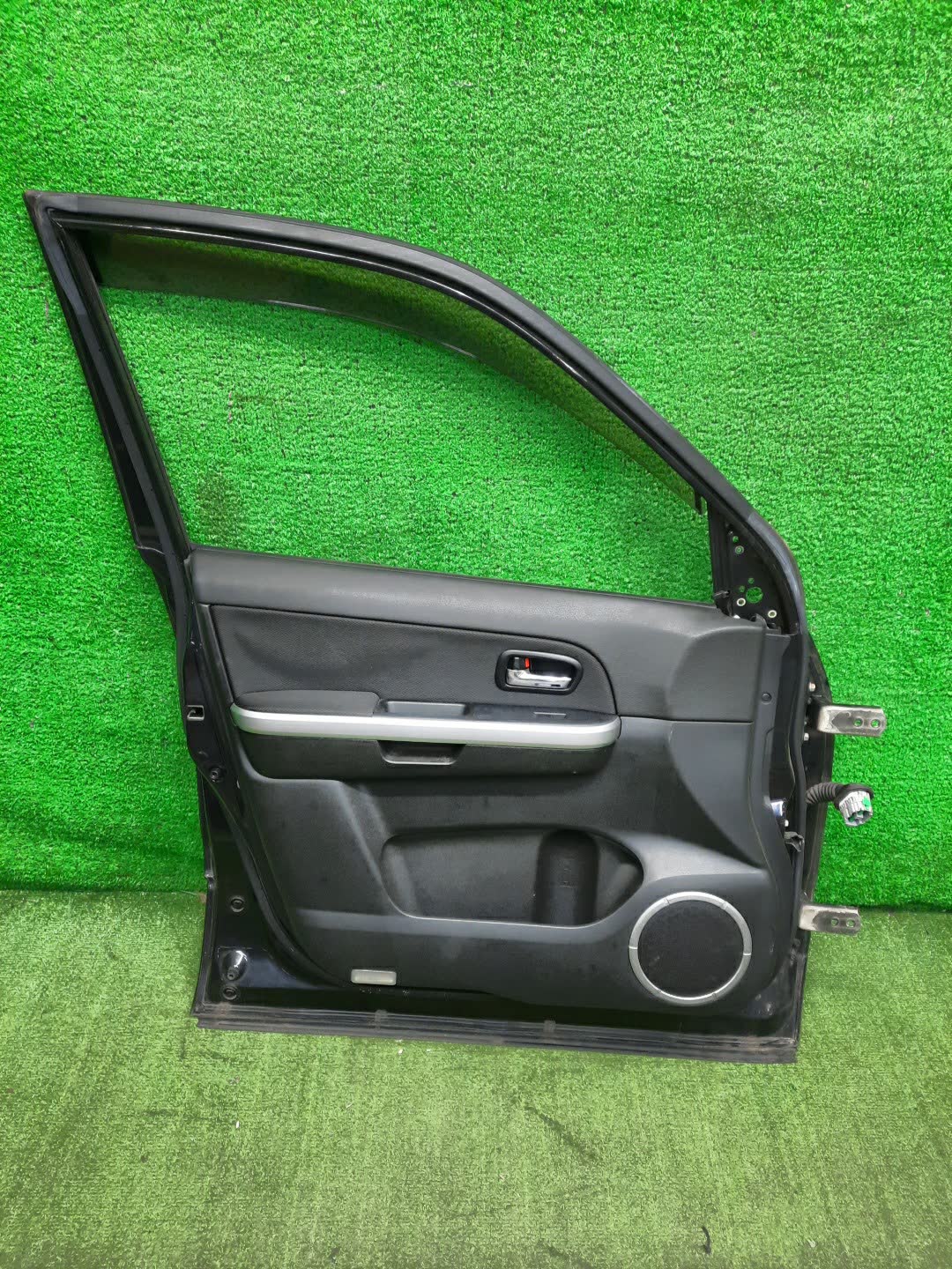 Дверь левая передняя SUZUKI ESCUDO, GRAND VITARA TDB4W, TD94W, TD54W, TDA4W, TDB4, TE94, TD54, TAA4V, JT 27238 3 ракурс